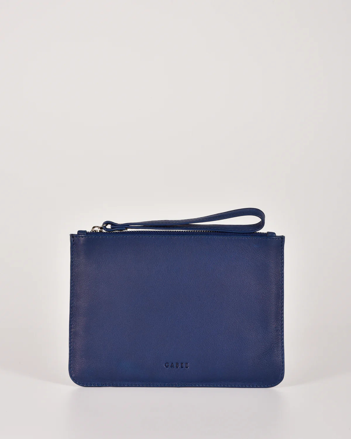Queens leather pouch is refined simplicity and elegance