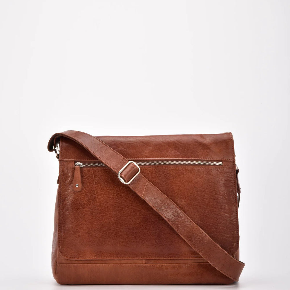 This timeless satchel, complete with a front zipper, is an ideal work accessory.