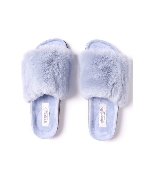 The perfect complement your cosy pyjama collection the Capri Open Toe Fur Top Slipper. Inspired by the serene beauty of the Italian island, our slippers blend luxurious comfort with chic elegance.