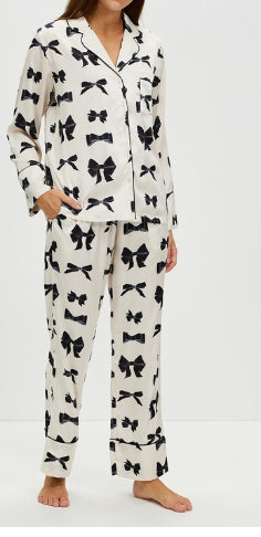 The Kara pyjama set in ivory with black-bow by Gingerlilly.