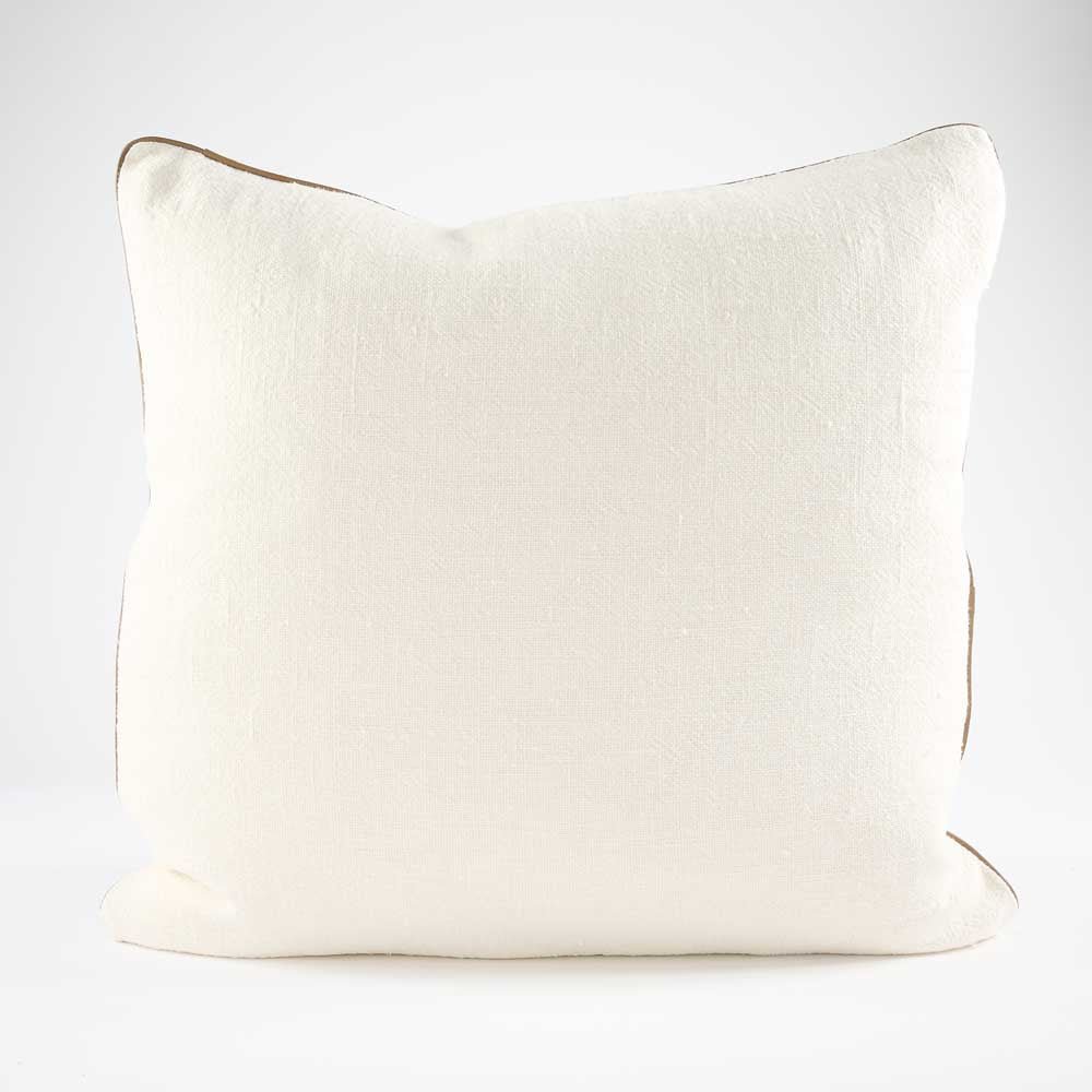 With its refined simplicity, the Muse linen cushion is crafted from a luxe, heavy weight linen with a refined leather piping.